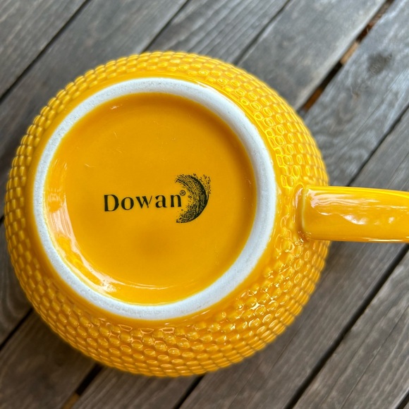 Dowan cup oversized 24oz textured bold bright sunflower yellow - Picture 4 of 6